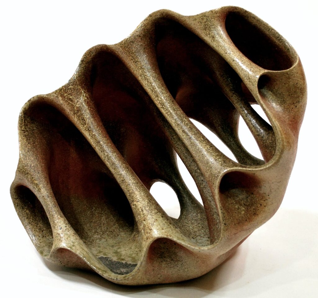 Evoking Organic Growth, Toru Kurokawa’s Ceramic Sculptures Stretch and Swell into Abstract Forms